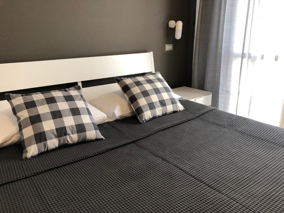 Hotel Aplo Cervia Buitenkant foto
