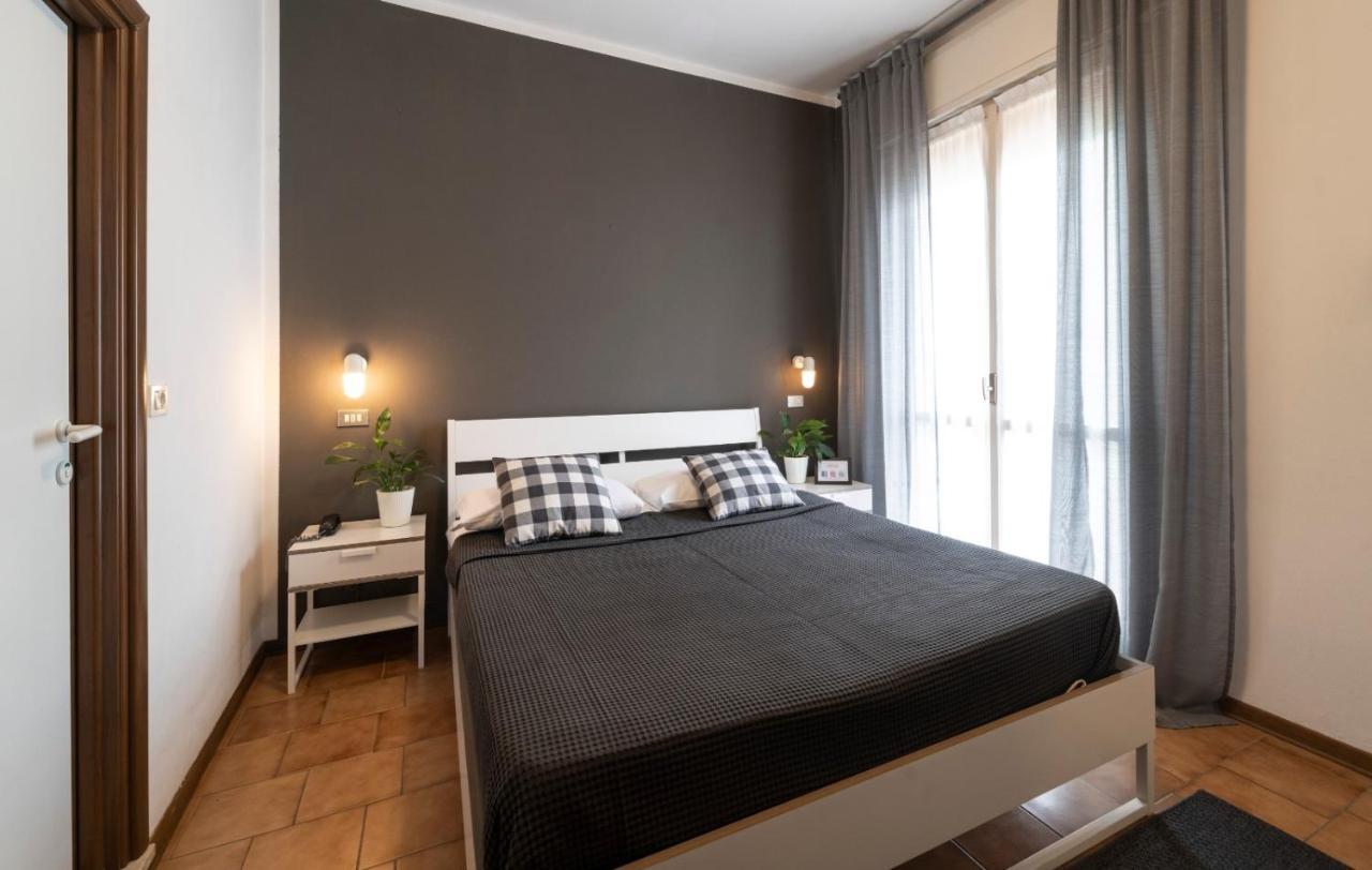 Hotel Aplo Cervia Buitenkant foto