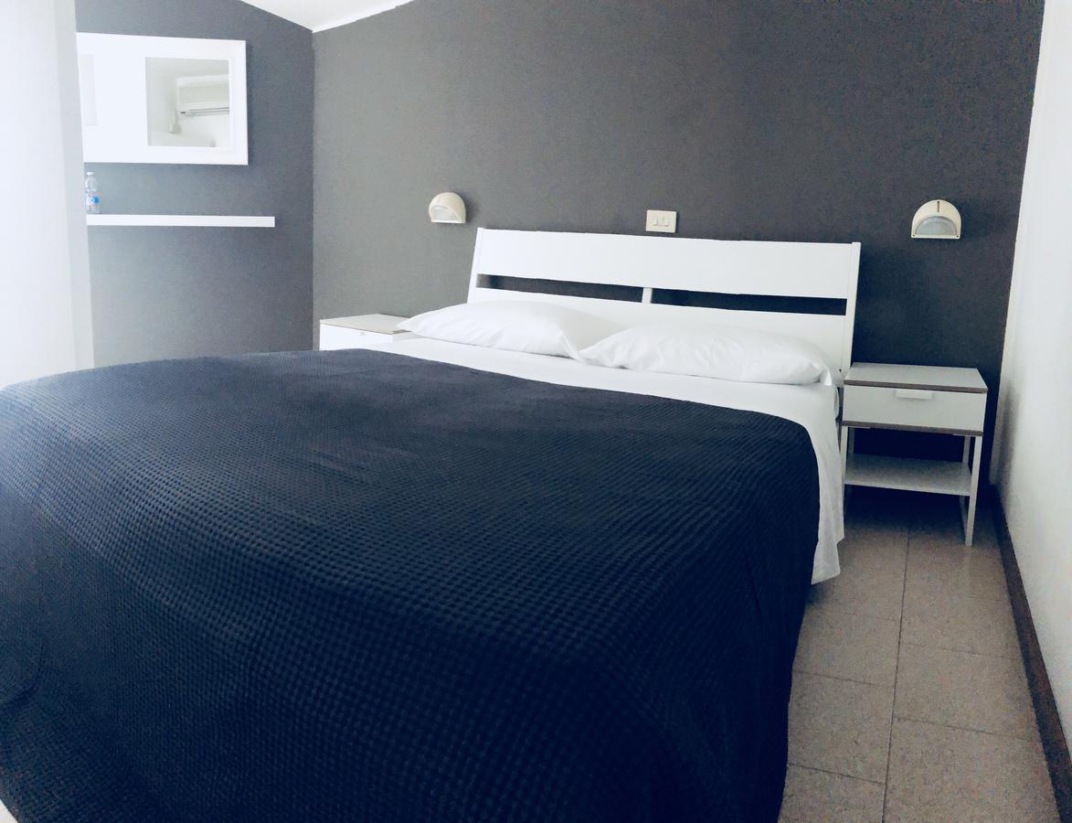 Hotel Aplo Cervia Buitenkant foto